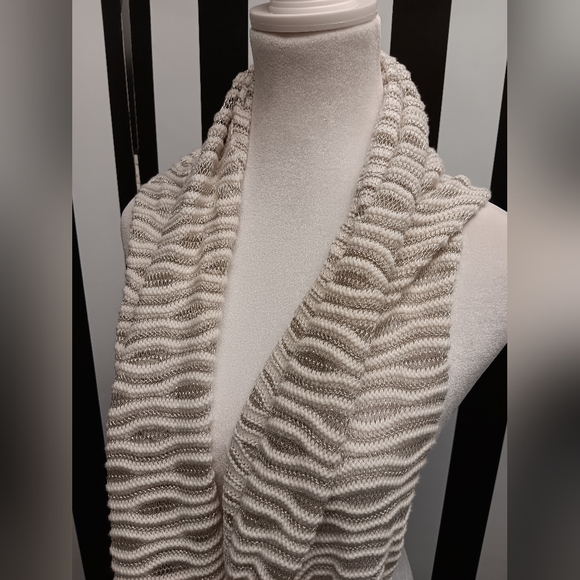 Ann Taylor infinity scarf - Picture 3 of 6